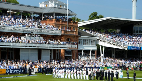 The Queen visits Lord's ahead of second Ashes test